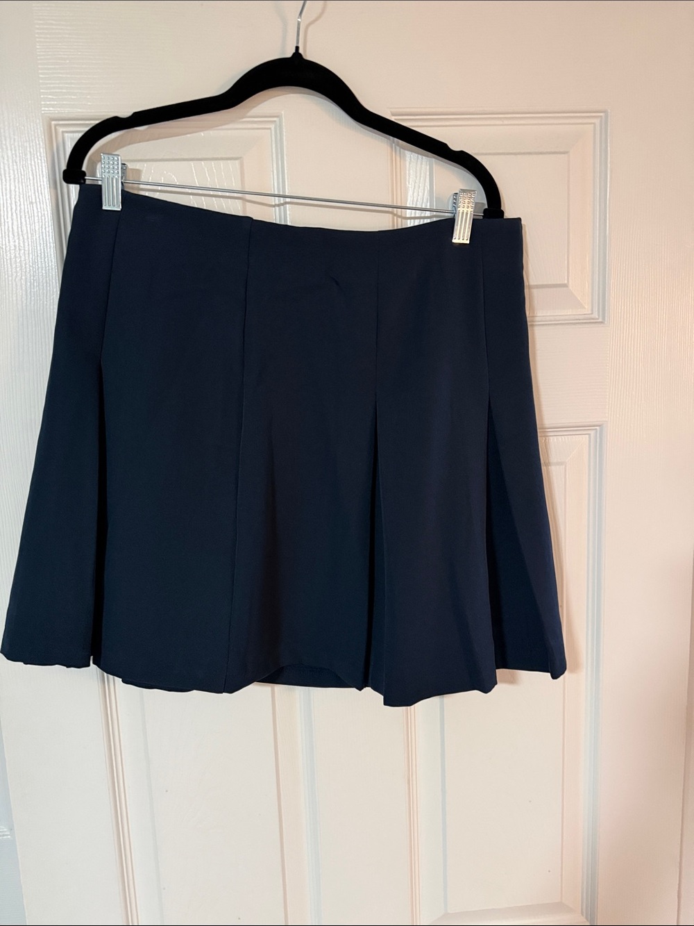 LOVE By Design Navy Pleated Mini Skirt Size Large NWOT